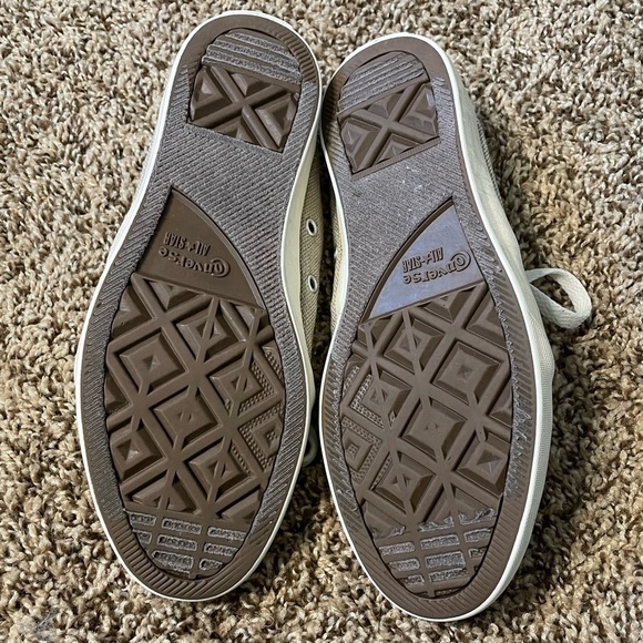 Converse tan and cream size 6 sneakers - Picture 6 of 6
